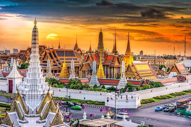 Bangkok Songkran Social: Meet Travelers & Splash Together