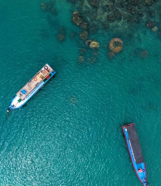 Jelajah Pulau Merak Kecil: Surga Tersembunyi Berpasir Putih dan Air Biru di Selat Sunda - 2