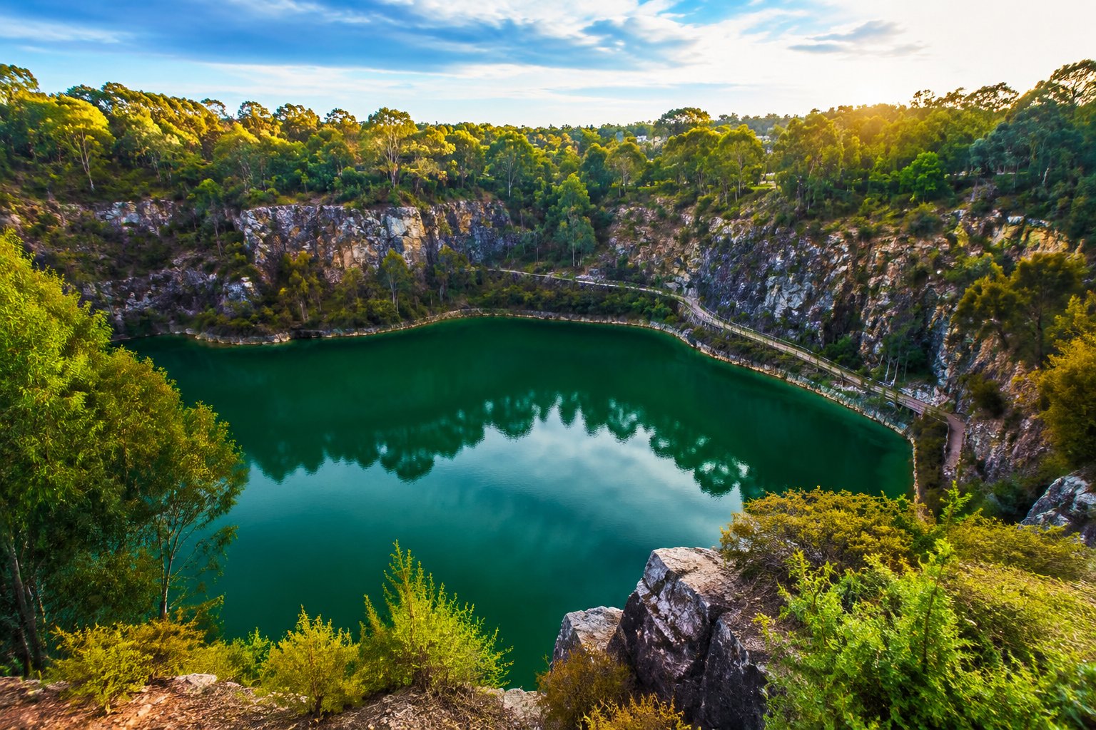 Ferntree Gully Quarry Reserve, Melbourne, Australia: A Quiet Escape Into a Hidden Emerald Crater